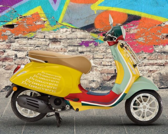 vespa primavera Sean Wotherspoon